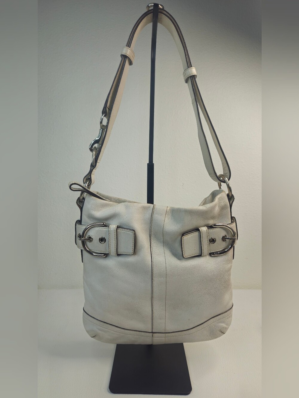 Coach • Vintage 2005 Soft Duffle 1452 • Ivory Leather • Buckle Shoulder Crossbod
